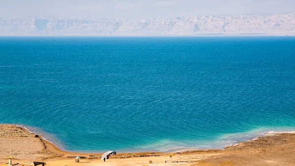 Powyżej widok z plaży z Morza Martwego w Jordanii — Zdjęcie stockowe