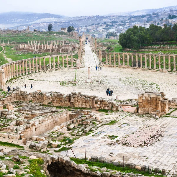 Bove zicht op het ovaal Forum en Cardo Maximus weg — Stockfoto