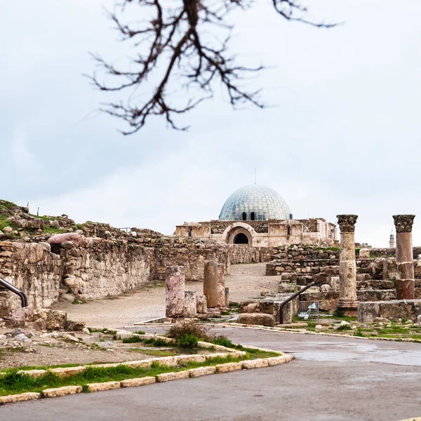 Vista dell'antico Palazzo degli Omayyadi ad Amman Cittadella — Foto Stock