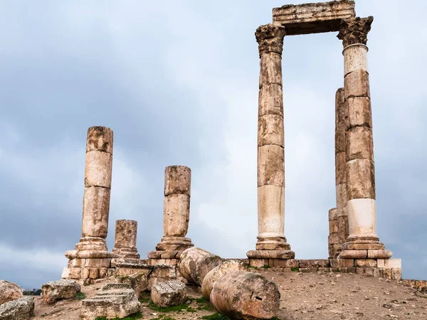 Ερείπια του ναού του Ηρακλή στην Ακρόπολη του Αμμάν — Φωτογραφία Αρχείου