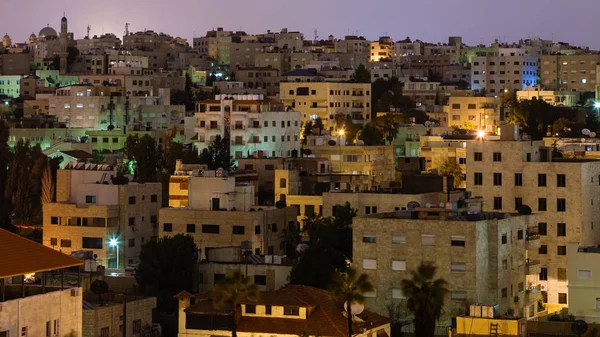 Case urbane in Amman città di notte — Foto Stock