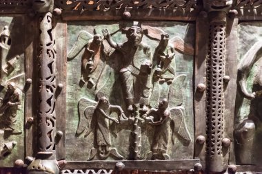 Basilica di San Zeno kapısı bronz panelde
