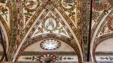 Chiesa di Sant Anastasia 'da dekore edilmiş tavan