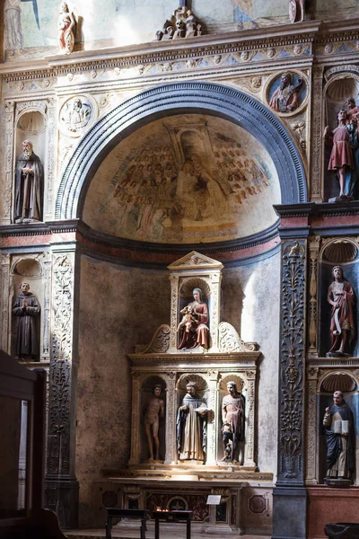 Altar of Boldieri in chiesa di Sant Anastasia — Stock Photo, Image