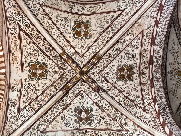 Ornamentální strop v Chiesa di Sant Anastasia — Stock fotografie