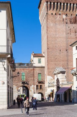 Torre di Castello Vicenza şehir yakın kişi