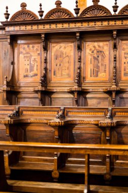 Vicenza 'daki Chiesa di Santa Corona' da koro tezgahları