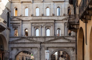 Porta Borsari, Verona şehir antik Roma kapısı