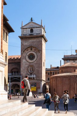 Rotonda di san lorenzo ve torre dell 'orologio
