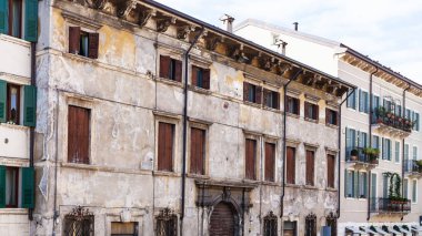 Verona şehir eski kent evleri cephe