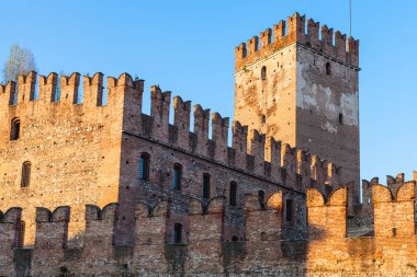 Castelvecchio'yu Castel günbatımı Verona City