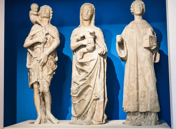 Středověké sochy v Palazzo Chiericati — Stock fotografie
