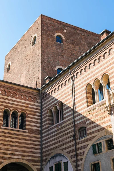 Verona 'daki Palazzo della Ragione Sarayı — Stok fotoğraf