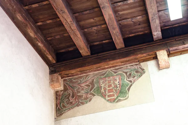 Фреска на стене и потолке в Castelvecchio — стоковое фото