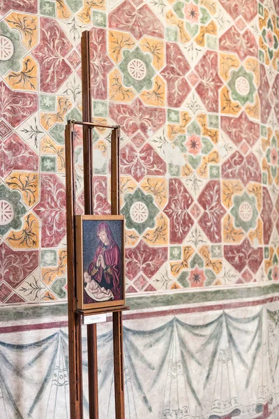 Intérieur de la chambre dans le château de Castelvecchio à Vérone — Photo