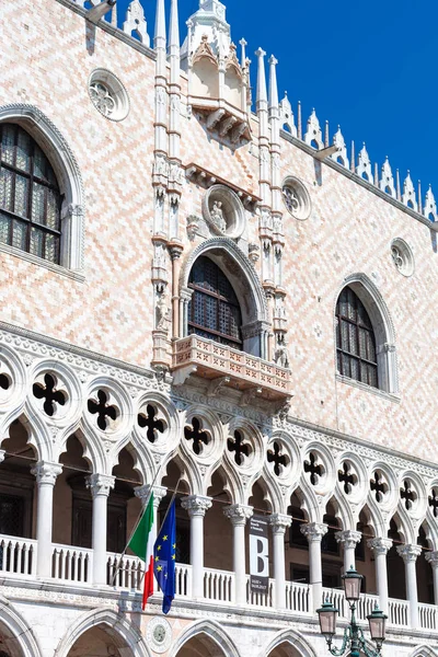 Decorated wall Doge's palace on St Mark's Square — Stock Photo, Image