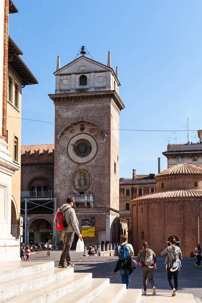 Rotonda di san lorenzo and torre dell'orologio — Stock Photo, Image