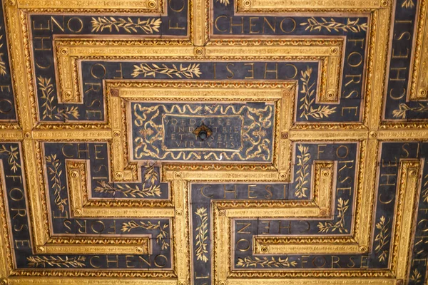 Ceiling decor in Ducal Palace Museum in Mantua — Stock Photo, Image