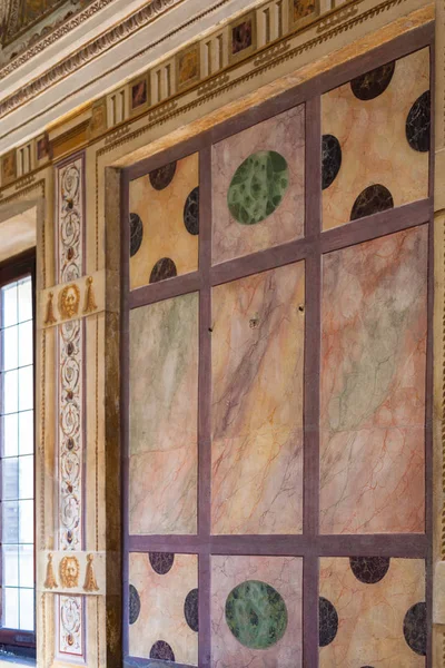 Marble wall in Ducal Palace Museum in Mantua — Stock Photo, Image