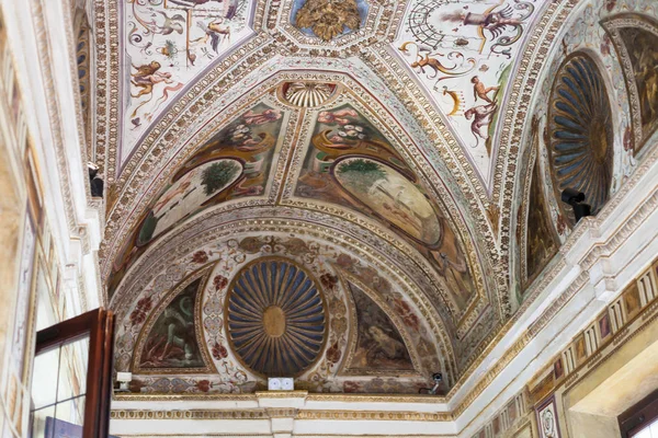 Decorative ceiling in Ducal Palace Museum — Stock Photo, Image