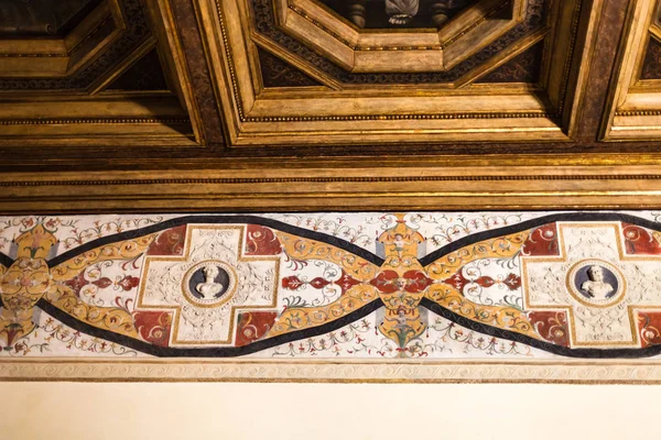 Nástěnné ozdoby v Palazzo del Te v Mantua — Stock fotografie