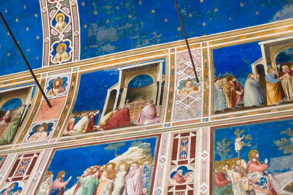 Ceiling frescoes in Scrovegni Chapel in Padua — Stock Photo, Image