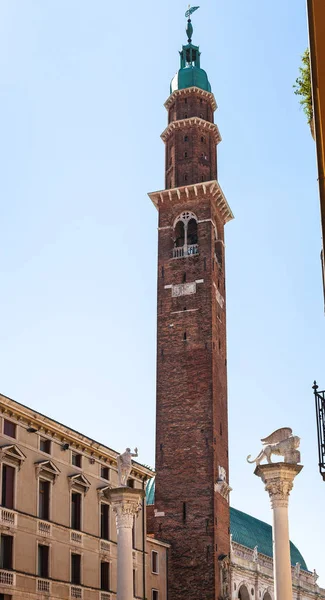 Clock tower of Basilica Palladiana in Vicenza — Stock Photo, Image