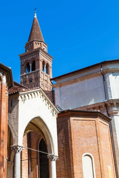 Utsikt över Chiesa di Santa Corona i Vicenza city — Stockfoto