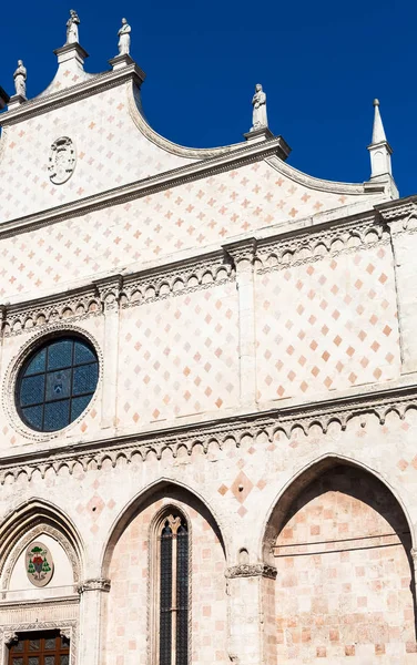 Façade de la cathédrale de Duomo à Vicence — Photo