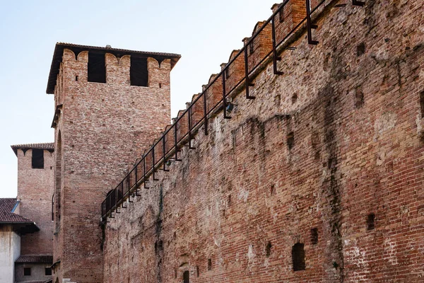 Mauer von castelvecchio (scaliger) castel in veron — Stockfoto