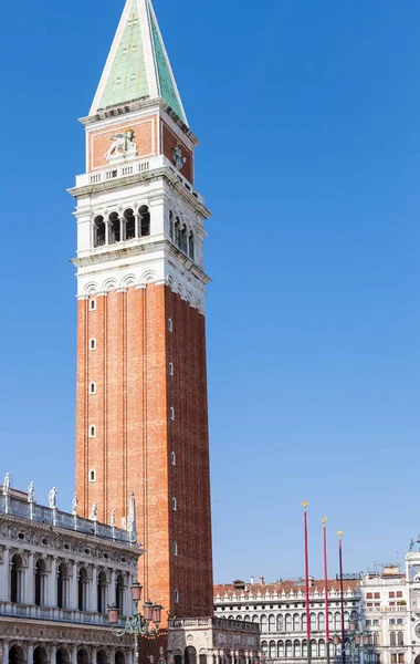 Campanile and Doge;s palce on Piazza San Marco — Stock Photo, Image