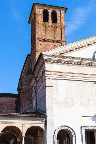 Torre sineira de Chiesa di San Sebastiano em Mântua — Fotografia de Stock