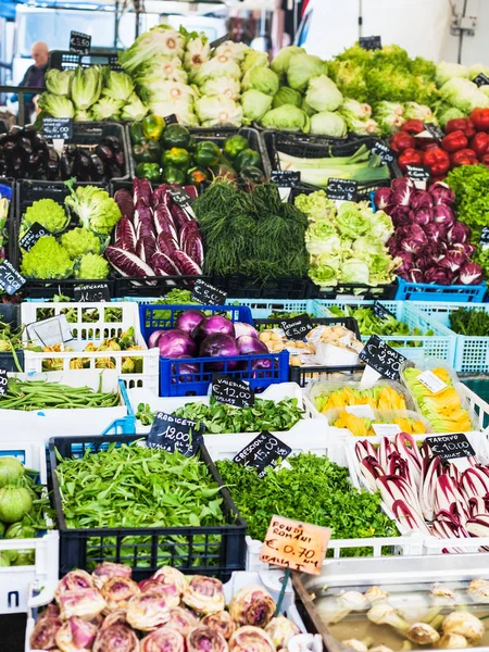 Włoski warzyw na rynku na Piazza delle Erbe — Zdjęcie stockowe