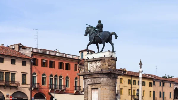 Ryttarstaty av Gattamelata av Donatello — Stockfoto