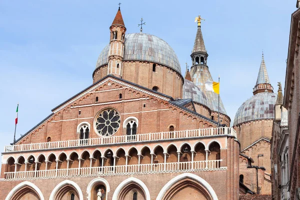 Fachada de la Basílica de San Antonio de Padua —  Fotos de Stock