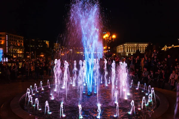 Ouverture des fontaines chantantes à Kiev — Photo