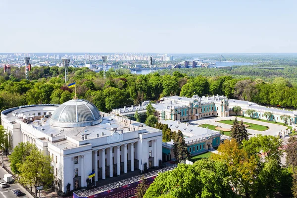 Above view of Kiev city in spring — Stock Photo, Image