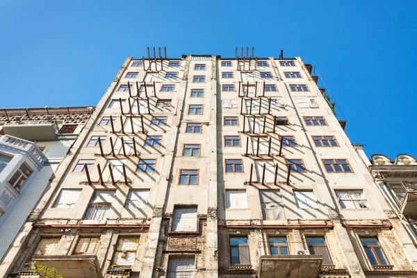 Restoration of old apartment house in Kiev city — Stock Photo, Image