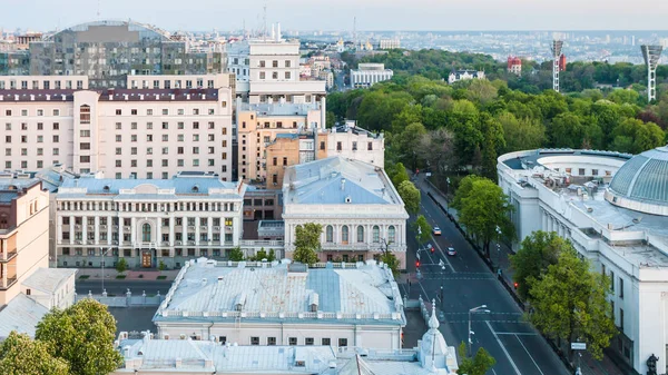 Hrushevsky calle en la ciudad de Kiev en primavera amanecer — Foto de Stock