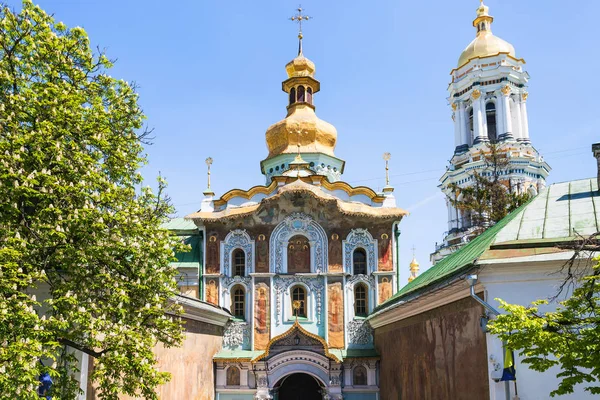Gate Church of the Trinity in Kiev city — Stock Photo, Image