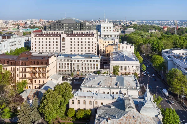Vista superior de la calle hrushevsky en Kiev por la mañana — Foto de Stock