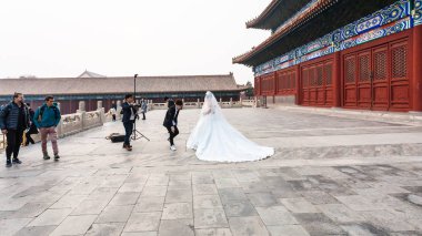 photosession Tapınağı avlusu, Gelin