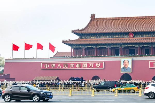 O monumento de Tiananmen e a Avenida West Chang 'an — Fotografia de Stock