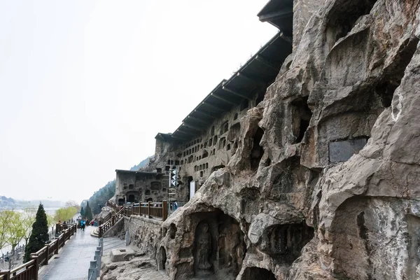 Cuevas y grutas en la colina oeste de longmen —  Fotos de Stock