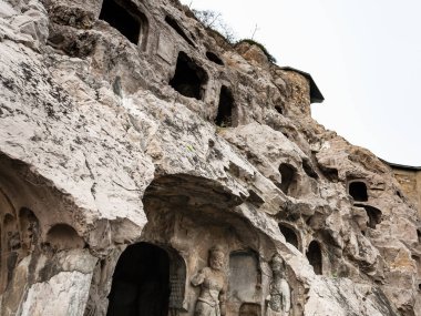 oyulmuş mağaralarda Longmen Hill'de Batı yamacında