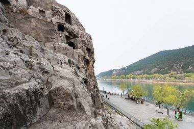 waterfront Longmen turist ile görünümünü yukarıda