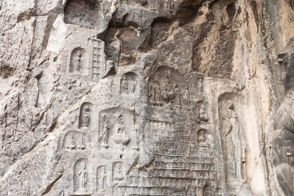 Mağarada Longmen Hill'de Batı duvarda kabartma — Stok fotoğraf