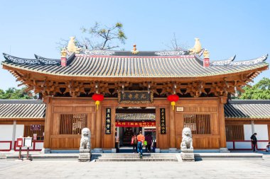 Guangzhou Guangxiao Temple yakınındaki ziyaretçi