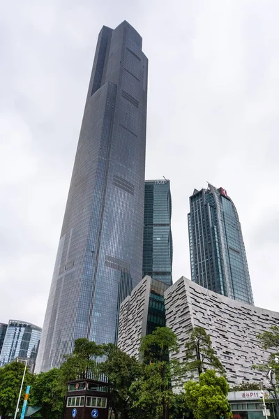Nya byggnader i Zhujiang New Town i Guangzhou — Stockfoto