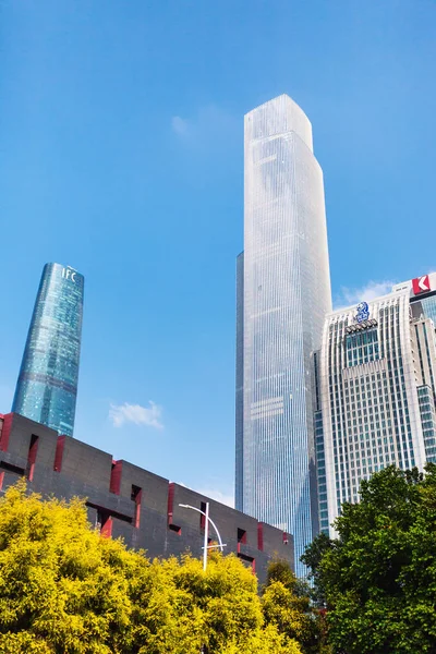 Tower byggnader i Guangzhou city — Stockfoto